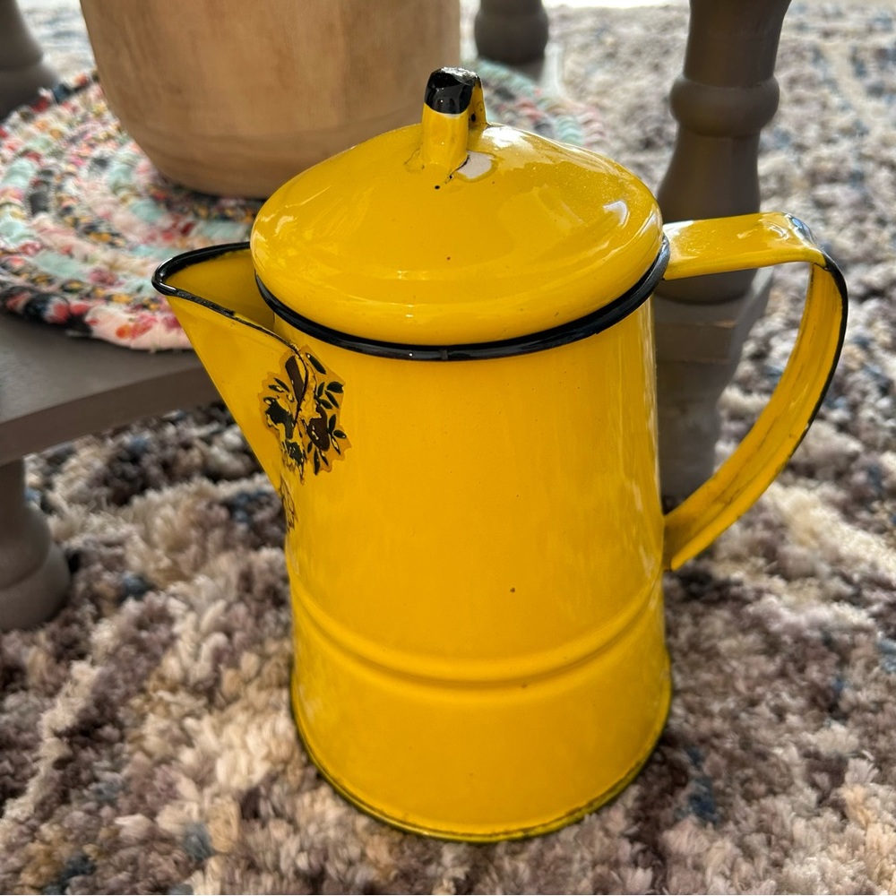 Vintage Farmhouse Enamel Kettle - Picture 7 of 10